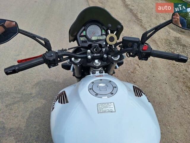 Белый Хонда CB 600F Hornet, объемом двигателя 0.6 л и пробегом 41 тыс. км за 5200 $, фото 5 на Automoto.ua