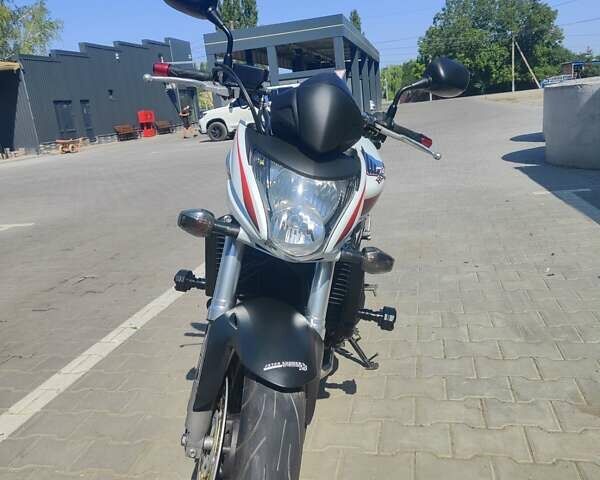 Белый Хонда CB 600F Hornet, объемом двигателя 0.6 л и пробегом 29 тыс. км за 6000 $, фото 4 на Automoto.ua
