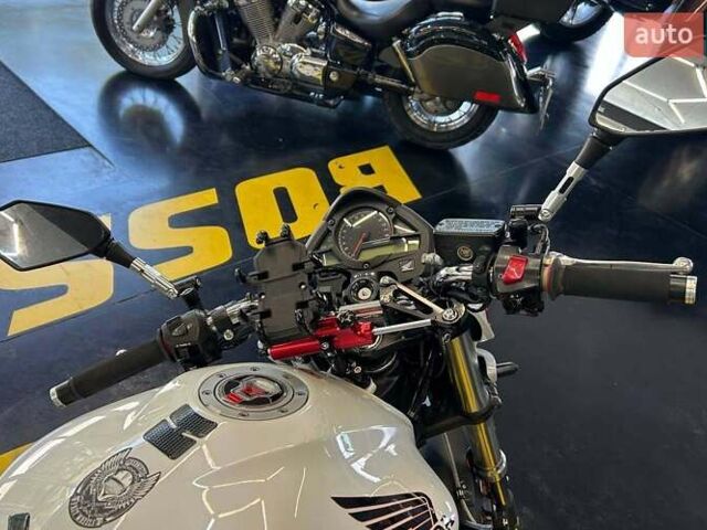 Білий Хонда CB 600F Hornet, об'ємом двигуна 0.6 л та пробігом 29 тис. км за 6800 $, фото 8 на Automoto.ua