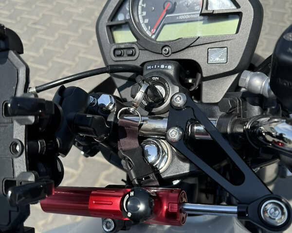 Білий Хонда CB 600F Hornet, об'ємом двигуна 0.6 л та пробігом 30 тис. км за 6300 $, фото 10 на Automoto.ua