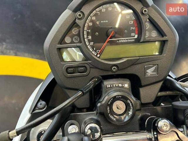 Білий Хонда CB 600F Hornet, об'ємом двигуна 0.6 л та пробігом 29 тис. км за 6800 $, фото 14 на Automoto.ua