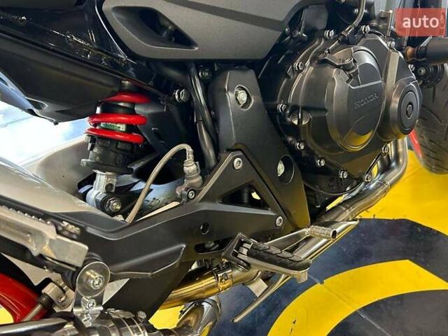 Білий Хонда CB 600F Hornet, об'ємом двигуна 0.6 л та пробігом 29 тис. км за 6800 $, фото 10 на Automoto.ua