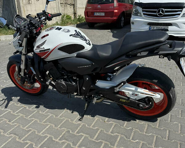 Білий Хонда CB 600F Hornet, об'ємом двигуна 0.6 л та пробігом 30 тис. км за 6300 $, фото 3 на Automoto.ua