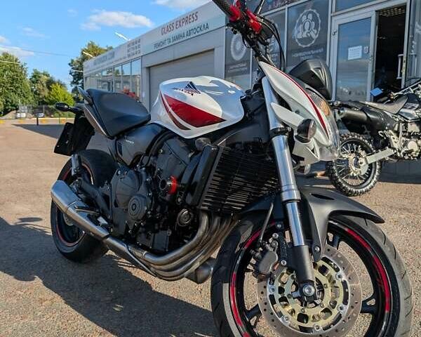 Білий Хонда CB 600F Hornet, об'ємом двигуна 0.6 л та пробігом 35 тис. км за 5799 $, фото 3 на Automoto.ua