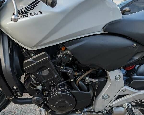 Білий Хонда CB 600F Hornet, об'ємом двигуна 0 л та пробігом 26 тис. км за 6399 $, фото 7 на Automoto.ua