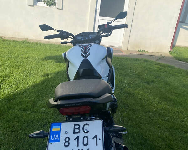 Білий Хонда CB 600F Hornet, об'ємом двигуна 0 л та пробігом 26 тис. км за 3100 $, фото 8 на Automoto.ua