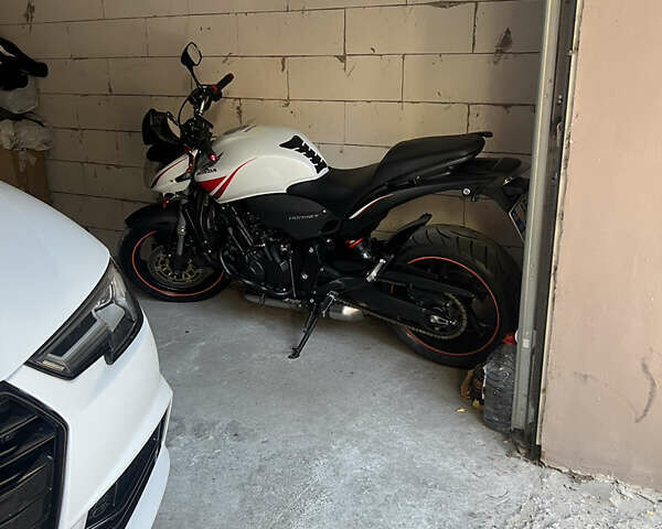 Белый Хонда CB 600F Hornet, объемом двигателя 0.6 л и пробегом 33 тыс. км за 5800 $, фото 13 на Automoto.ua