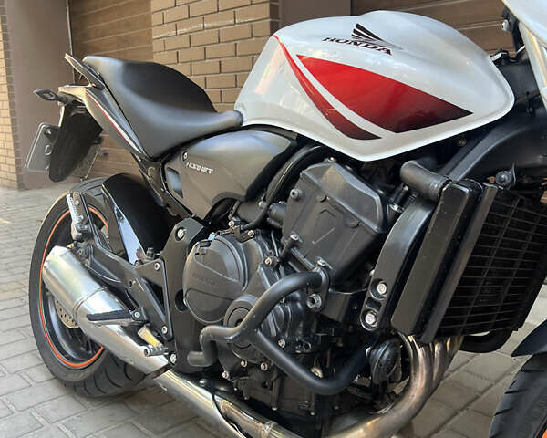 Белый Хонда CB 600F Hornet, объемом двигателя 0.6 л и пробегом 33 тыс. км за 5800 $, фото 5 на Automoto.ua