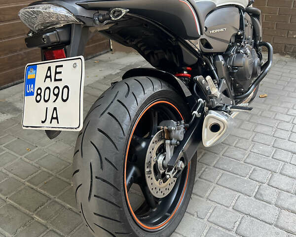 Белый Хонда CB 600F Hornet, объемом двигателя 0.6 л и пробегом 33 тыс. км за 5800 $, фото 8 на Automoto.ua