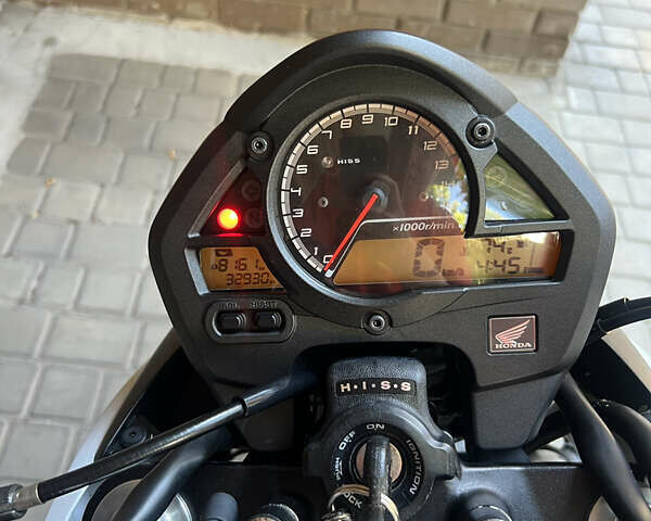 Белый Хонда CB 600F Hornet, объемом двигателя 0.6 л и пробегом 33 тыс. км за 5800 $, фото 2 на Automoto.ua