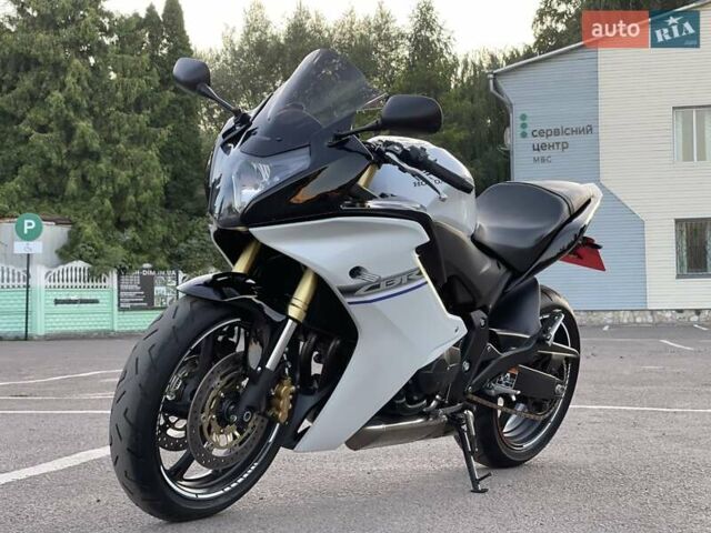 Білий Хонда CB 600F Hornet, об'ємом двигуна 0 л та пробігом 20 тис. км за 6200 $, фото 7 на Automoto.ua