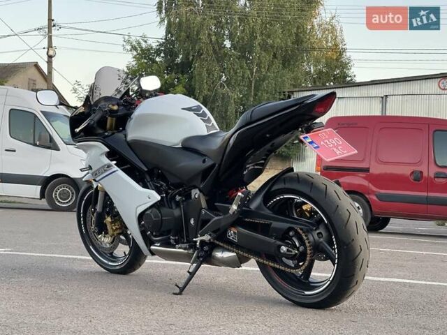 Білий Хонда CB 600F Hornet, об'ємом двигуна 0 л та пробігом 20 тис. км за 6200 $, фото 3 на Automoto.ua