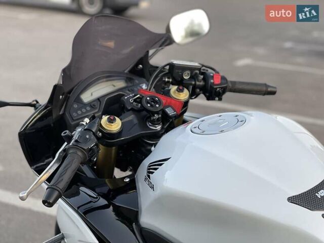 Білий Хонда CB 600F Hornet, об'ємом двигуна 0 л та пробігом 20 тис. км за 6200 $, фото 13 на Automoto.ua