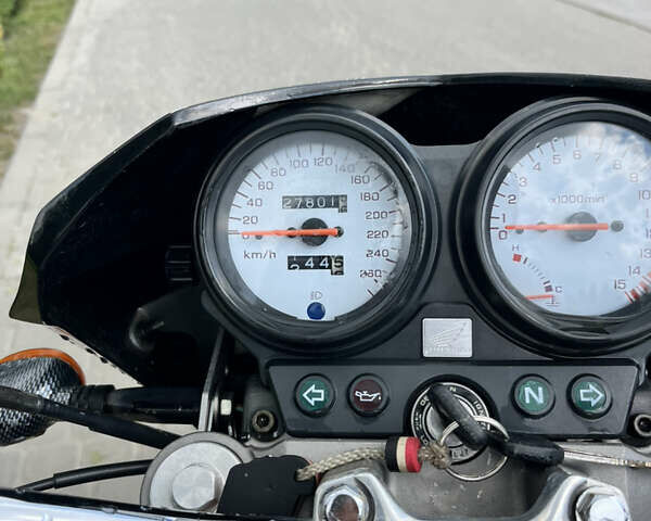 Черный Хонда CB 600F Hornet, объемом двигателя 0.6 л и пробегом 27 тыс. км за 3350 $, фото 3 на Automoto.ua