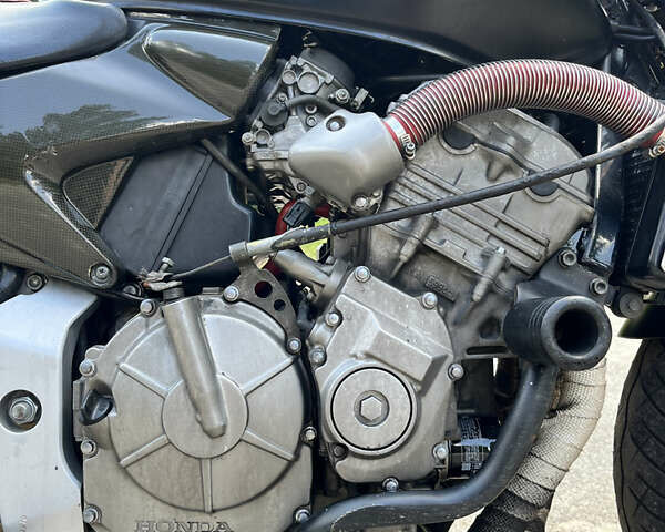 Черный Хонда CB 600F Hornet, объемом двигателя 0.6 л и пробегом 25 тыс. км за 5300 $, фото 9 на Automoto.ua