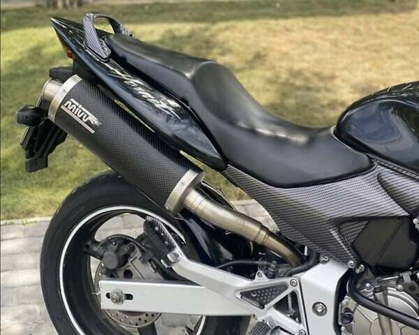 Черный Хонда CB 600F Hornet, объемом двигателя 0.6 л и пробегом 50 тыс. км за 4700 $, фото 2 на Automoto.ua