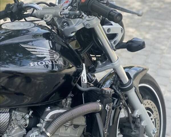 Черный Хонда CB 600F Hornet, объемом двигателя 0.6 л и пробегом 50 тыс. км за 4700 $, фото 3 на Automoto.ua