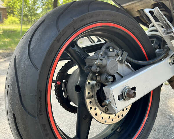 Черный Хонда CB 600F Hornet, объемом двигателя 0.6 л и пробегом 25 тыс. км за 5300 $, фото 4 на Automoto.ua