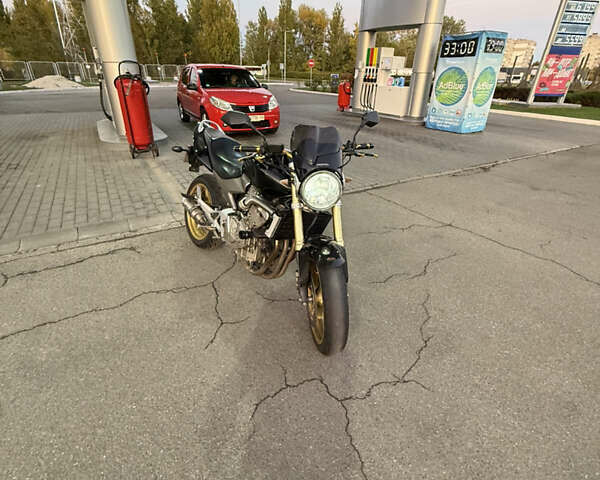 Черный Хонда CB 600F Hornet, объемом двигателя 0.6 л и пробегом 52 тыс. км за 5000 $, фото 1 на Automoto.ua
