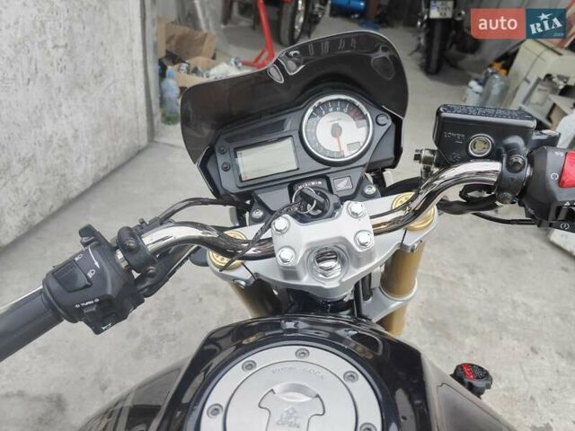 Черный Хонда CB 600F Hornet, объемом двигателя 0.6 л и пробегом 30 тыс. км за 6300 $, фото 2 на Automoto.ua