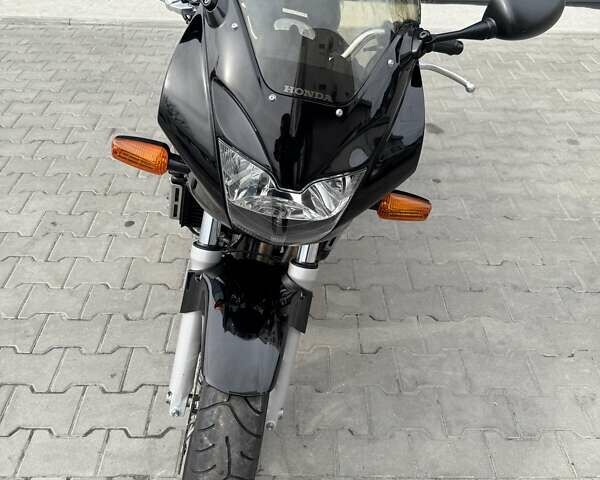 Черный Хонда CB 600F Hornet, объемом двигателя 0.6 л и пробегом 29 тыс. км за 4099 $, фото 1 на Automoto.ua