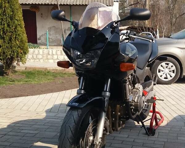 Черный Хонда CB 600F Hornet, объемом двигателя 0 л и пробегом 28 тыс. км за 3200 $, фото 1 на Automoto.ua