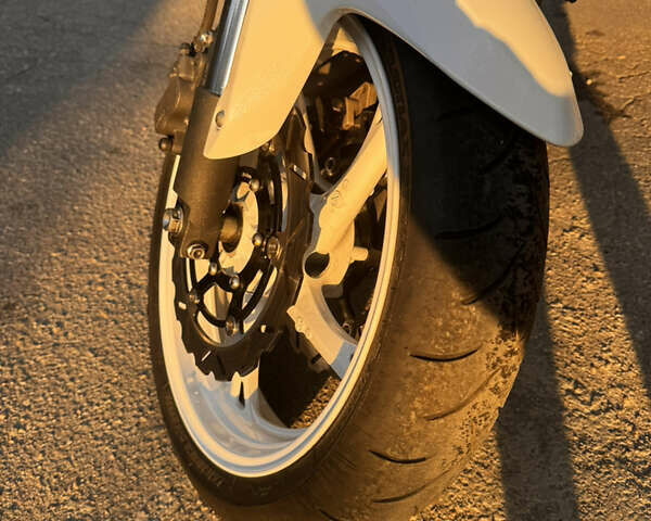 Хонда CB 600F Hornet, об'ємом двигуна 0 л та пробігом 32 тис. км за 4600 $, фото 7 на Automoto.ua