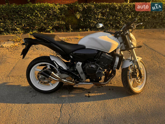 Хонда CB 600F Hornet, об'ємом двигуна 0 л та пробігом 32 тис. км за 4600 $, фото 4 на Automoto.ua