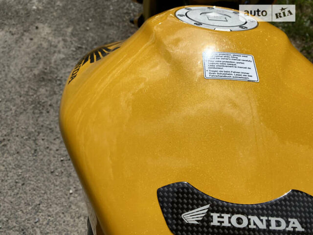 Желтый Хонда CB 600F Hornet, объемом двигателя 0.6 л и пробегом 45 тыс. км за 4700 $, фото 23 на Automoto.ua
