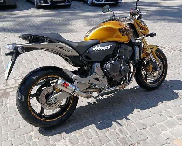 Желтый Хонда CB 600F Hornet, объемом двигателя 0.6 л и пробегом 17 тыс. км за 6000 $, фото 3 на Automoto.ua