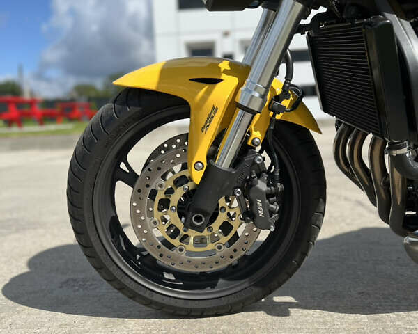 Желтый Хонда CB 600F Hornet, объемом двигателя 0.6 л и пробегом 18 тыс. км за 7000 $, фото 12 на Automoto.ua
