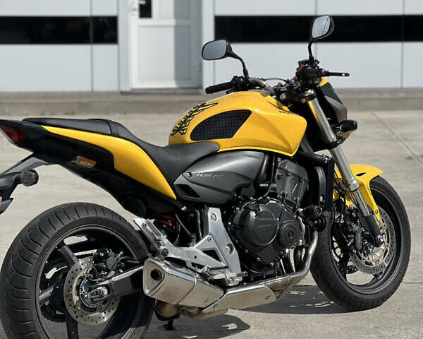 Желтый Хонда CB 600F Hornet, объемом двигателя 0.6 л и пробегом 18 тыс. км за 7000 $, фото 1 на Automoto.ua