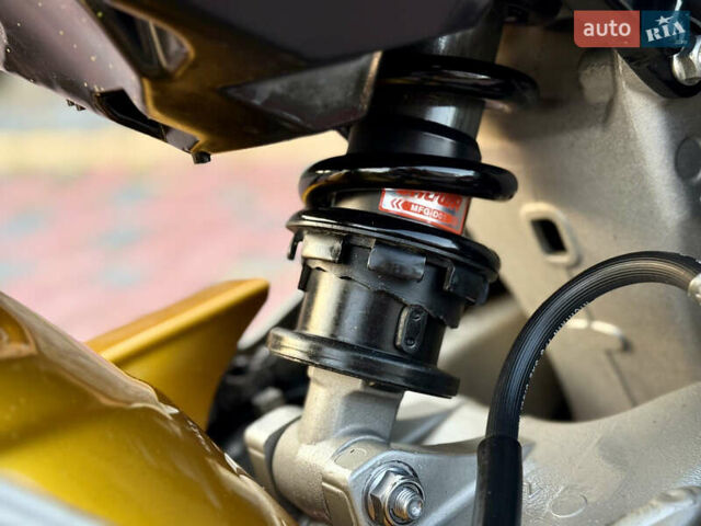 Желтый Хонда CB 600F Hornet, объемом двигателя 0.6 л и пробегом 24 тыс. км за 7100 $, фото 14 на Automoto.ua