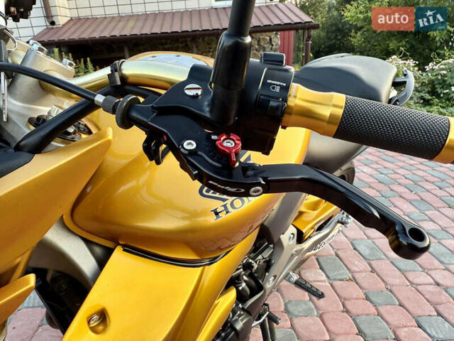 Желтый Хонда CB 600F Hornet, объемом двигателя 0.6 л и пробегом 24 тыс. км за 7100 $, фото 10 на Automoto.ua