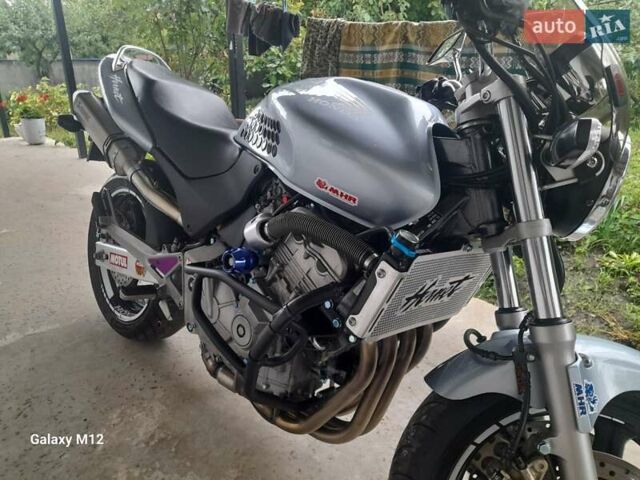 Серый Хонда CB 600F Hornet, объемом двигателя 0.6 л и пробегом 30 тыс. км за 3700 $, фото 3 на Automoto.ua