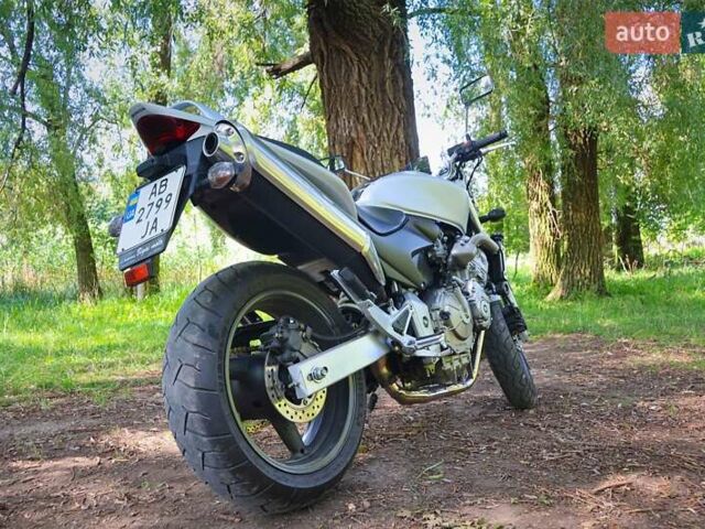 Серый Хонда CB 600F Hornet, объемом двигателя 0.6 л и пробегом 43 тыс. км за 4700 $, фото 7 на Automoto.ua