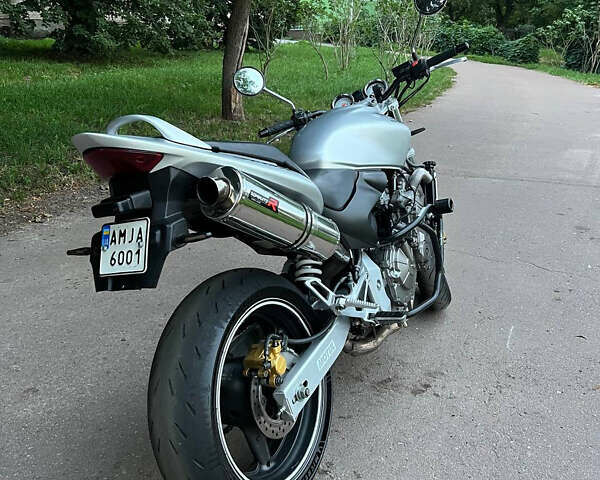 Сірий Хонда CB 600F Hornet, об'ємом двигуна 0.6 л та пробігом 45 тис. км за 4100 $, фото 12 на Automoto.ua