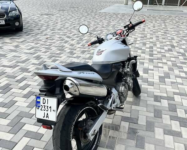 Серый Хонда CB 600F Hornet, объемом двигателя 0.6 л и пробегом 58 тыс. км за 4200 $, фото 2 на Automoto.ua