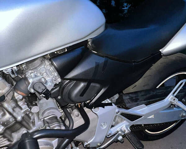 Сірий Хонда CB 600F Hornet, об'ємом двигуна 0.6 л та пробігом 45 тис. км за 4100 $, фото 2 на Automoto.ua