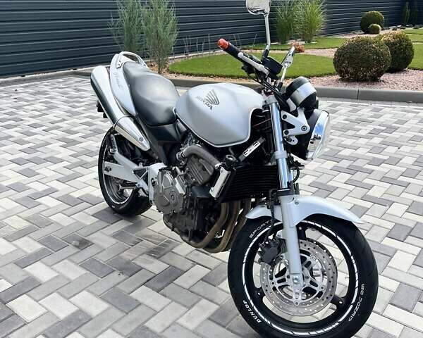 Серый Хонда CB 600F Hornet, объемом двигателя 0.6 л и пробегом 58 тыс. км за 4200 $, фото 1 на Automoto.ua