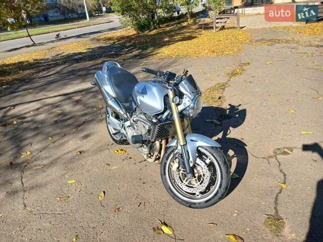 Серый Хонда CB 600F Hornet, объемом двигателя 0.6 л и пробегом 73 тыс. км за 3000 $, фото 6 на Automoto.ua
