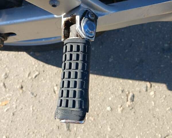 Серый Хонда CB 600F Hornet, объемом двигателя 0.6 л и пробегом 73 тыс. км за 3000 $, фото 35 на Automoto.ua