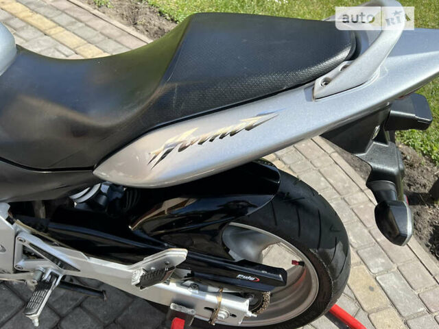 Сірий Хонда CB 600F Hornet, об'ємом двигуна 0.6 л та пробігом 24 тис. км за 4999 $, фото 27 на Automoto.ua