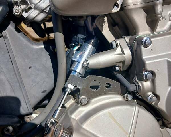 Серый Хонда CB 600F Hornet, объемом двигателя 0.6 л и пробегом 73 тыс. км за 3000 $, фото 28 на Automoto.ua