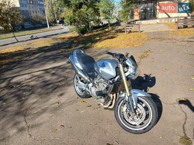 Серый Хонда CB 600F Hornet, объемом двигателя 0.6 л и пробегом 73 тыс. км за 3000 $, фото 23 на Automoto.ua