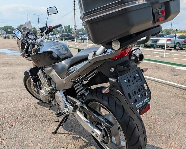 Серый Хонда CB 600F Hornet, объемом двигателя 0.6 л и пробегом 34 тыс. км за 5099 $, фото 7 на Automoto.ua