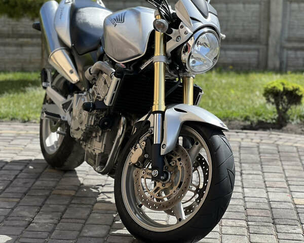 Сірий Хонда CB 600F Hornet, об'ємом двигуна 0.6 л та пробігом 24 тис. км за 4999 $, фото 4 на Automoto.ua