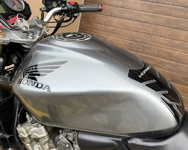 Сірий Хонда CB 600F Hornet, об'ємом двигуна 0.6 л та пробігом 41 тис. км за 4400 $, фото 19 на Automoto.ua