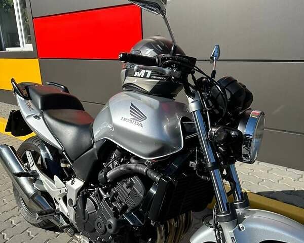 Серый Хонда CB 600F Hornet, объемом двигателя 0.6 л и пробегом 20 тыс. км за 5500 $, фото 3 на Automoto.ua