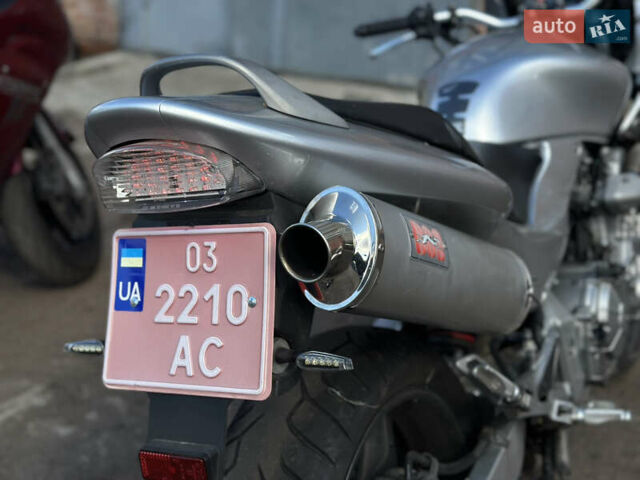 Серый Хонда CB 600F Hornet, объемом двигателя 0.6 л и пробегом 44 тыс. км за 3700 $, фото 6 на Automoto.ua